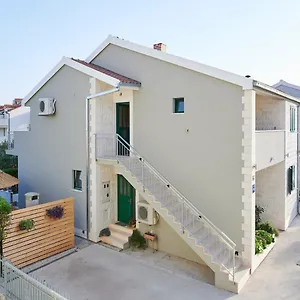 Vujina Apartament Kaštela