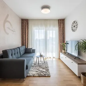 6 Islands - & Business - Free Garage Parking Apartament Split